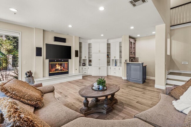 Building Photo - 6704 Rancho Lakes Ct