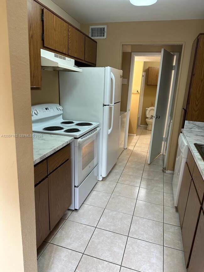 Building Photo - 4047 NW 87th Ave