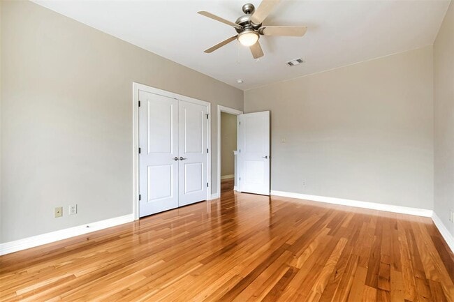 Building Photo - 2506 Camden Park
