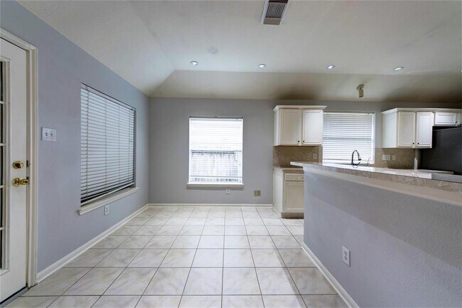 Building Photo - 11514 Hills Bridge Ln