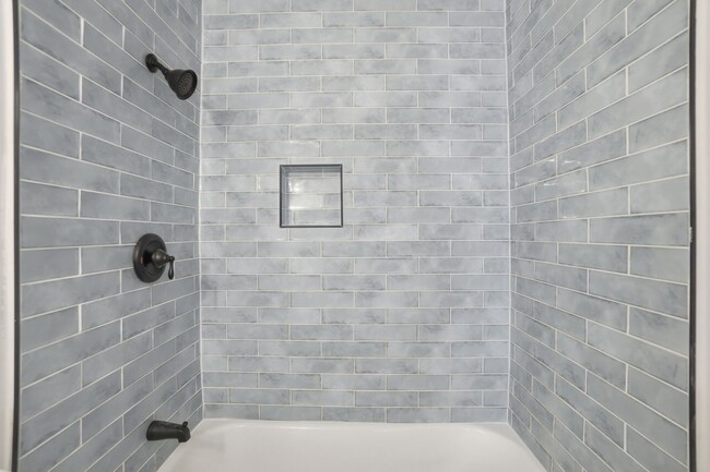 Building Photo - Beautifully Renovated 3-Bedroom with Fenced in Yard