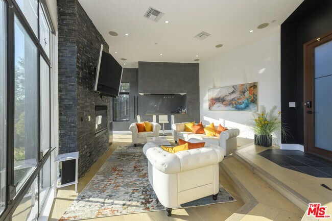 Building Photo - 2271 Gloaming Way