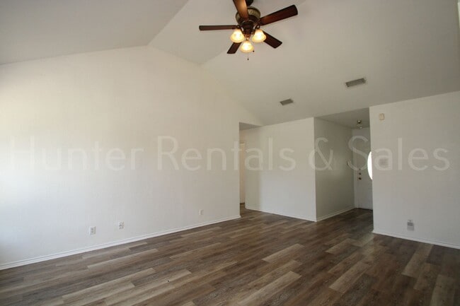 Building Photo - North Killeen!