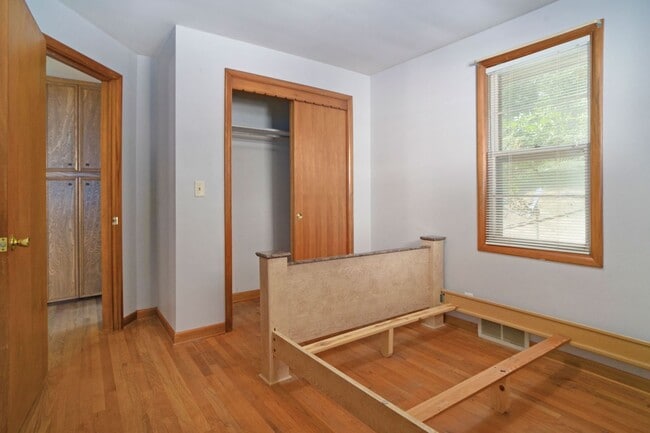 Building Photo - Updated 3 Bedroom Benson Home