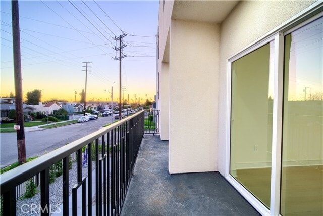 Building Photo - 801 E 84th Pl