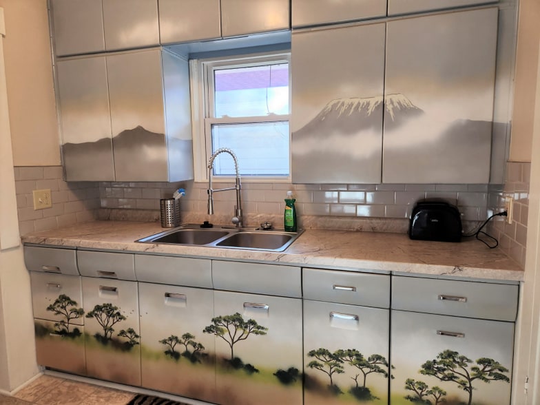 Building Photo - 204 E 3rd Ave