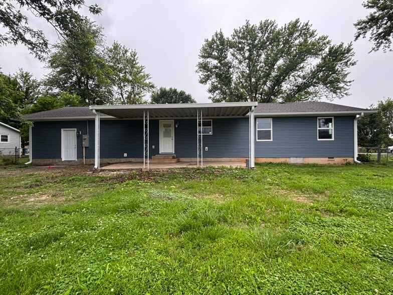 Building Photo - 108 N Huffman Ave