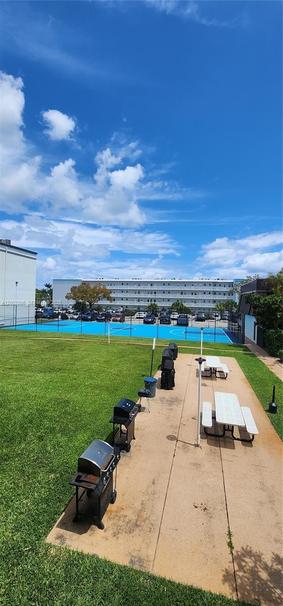 Building Photo - 500 NE 2nd St