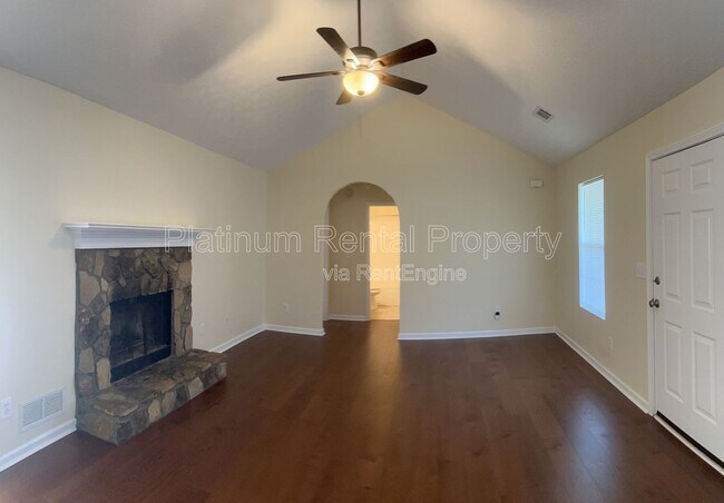 Building Photo - 1022 Windsor Dr
