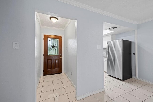 Building Photo - 13163 High Star Dr