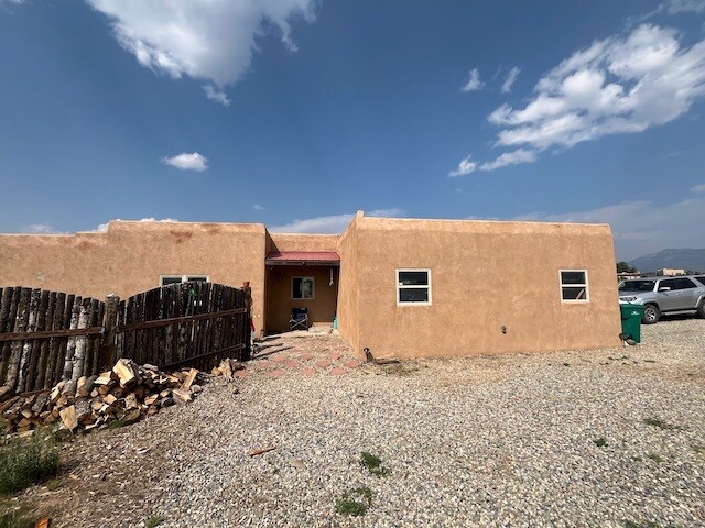 Building Photo - 150 A Los Rios Rd