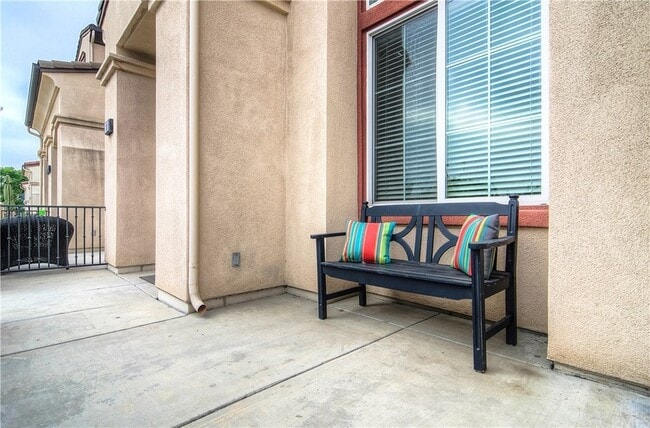 Building Photo - 281 Camphor Pl