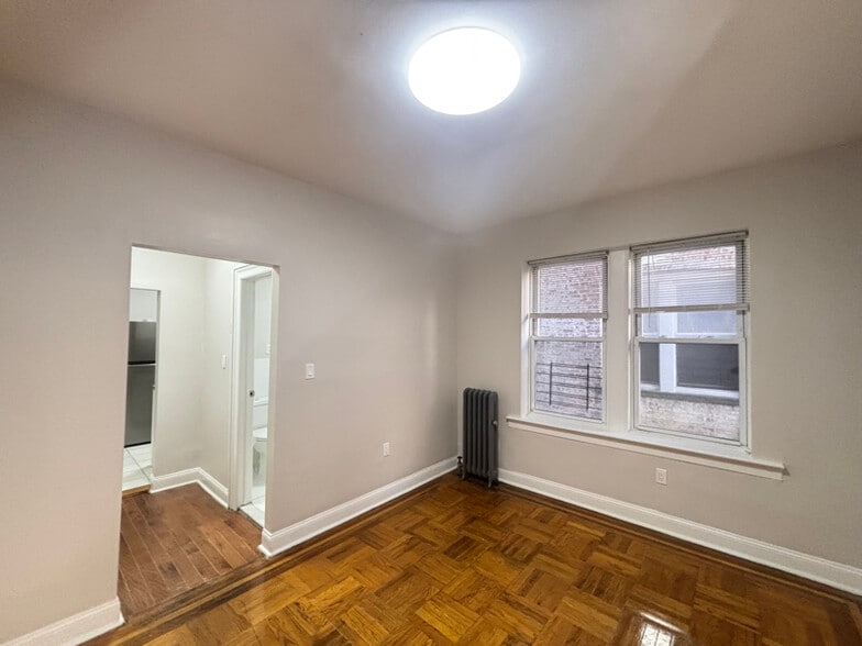 Building Photo - 328 61st St