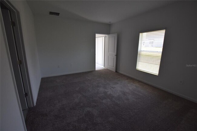 Building Photo - 2839 Armstrong Ave