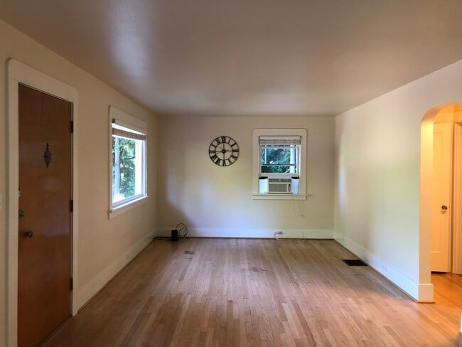 Building Photo - 8528 SW 35th Ave