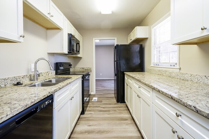 Building Photo - 367 Lady Guinevere Way