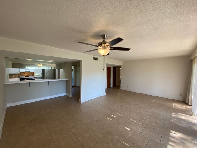 Building Photo - 2 Bedroom, 2 Bath Condo in Grenelefe