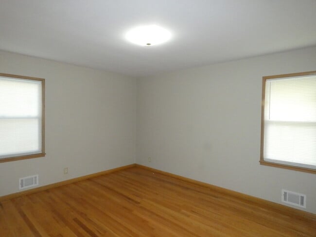 Building Photo - 1608 NE 65th St