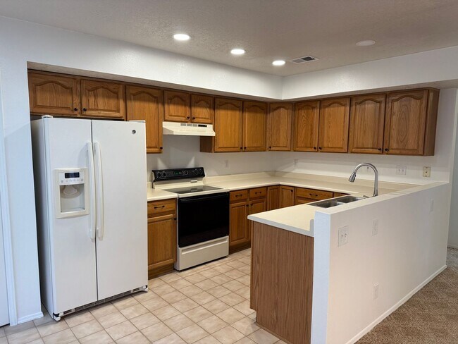 Building Photo - 3 Bed 2 Bath Amazing Views