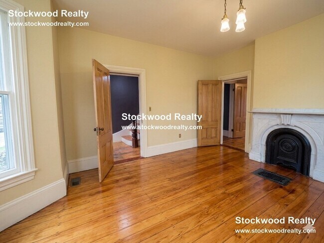 Building Photo - 36 Spring Garden St