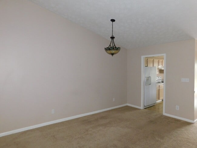 Building Photo - Charming Triplex in Havelock