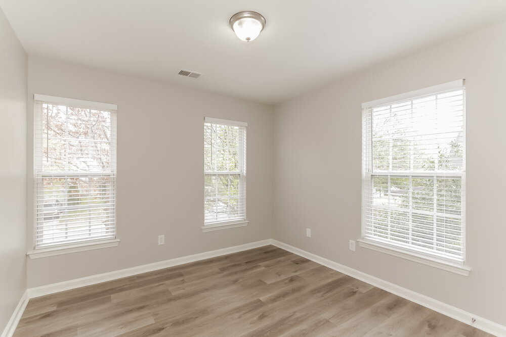 Building Photo - 211 Winding Canyon Dr