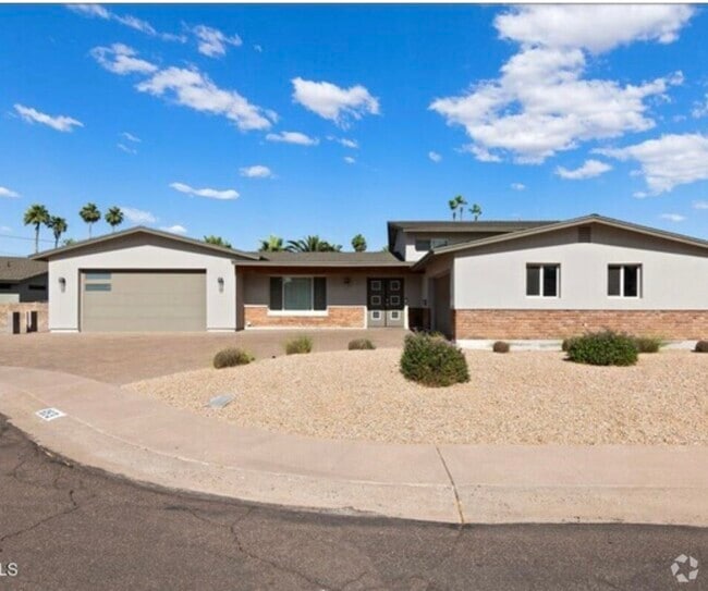 Building Photo - 6513 N 86th Pl