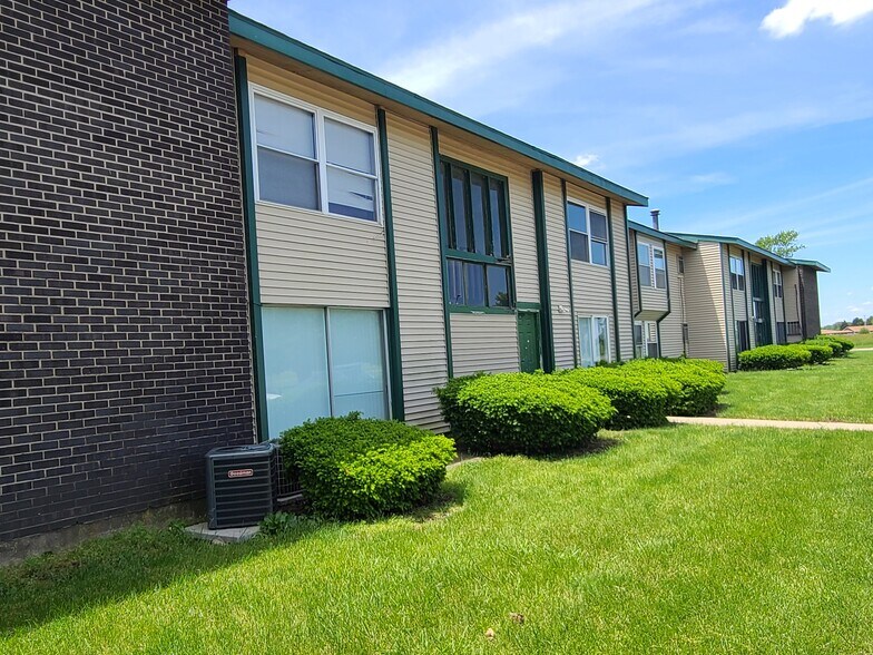 Building Photo - 1520 Hobson Dr
