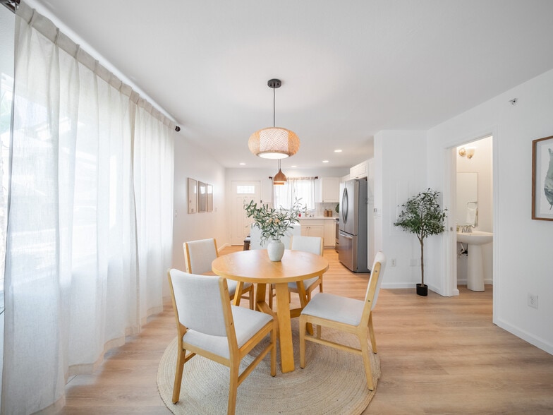 Building Photo - 1020 Kakala St