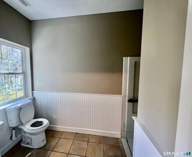 Building Photo - 17 Riverview Ct