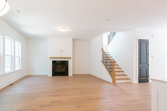 Building Photo - Stunning home in The Parks at Meadowview!