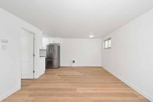 Building Photo - Greenlake / Phinney Ridge Remodel - In-Uni...