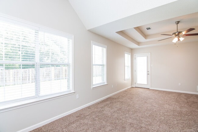 Building Photo - 50 Willow Crest Cove