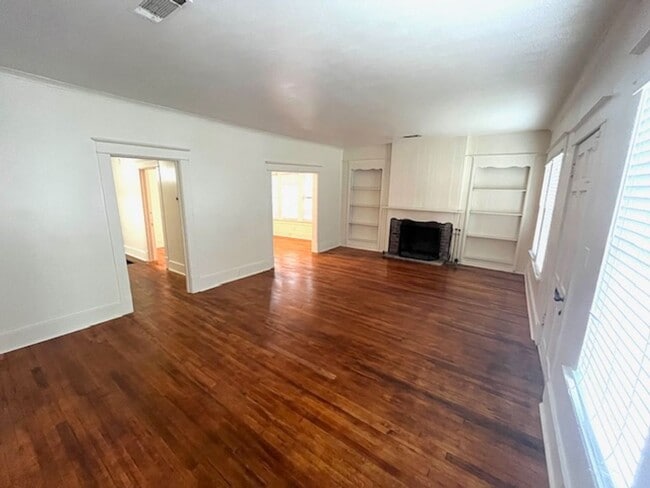 Building Photo - This cute, but large cottage is located in...