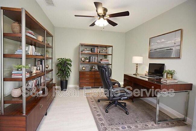 Building Photo - 515 Sandstone St