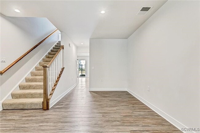 Building Photo - 6573 Carters Walk Ln