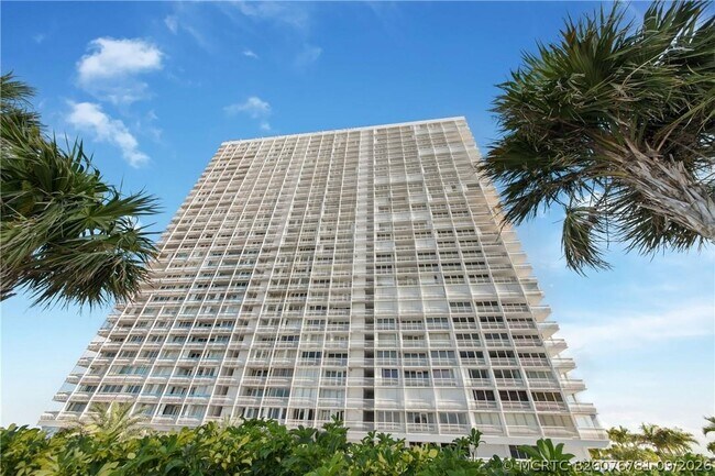 Building Photo - 2200 S Ocean Ln