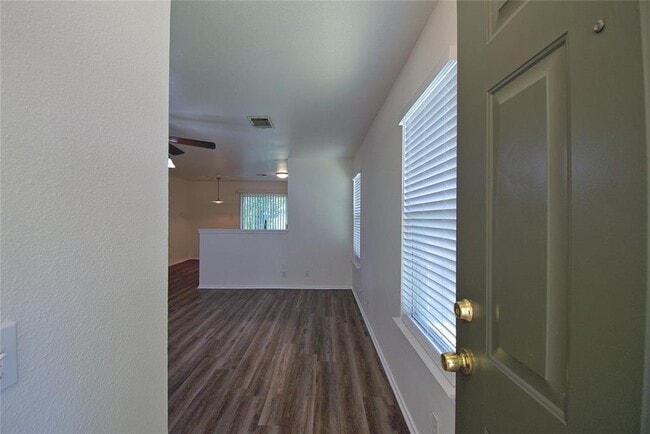Building Photo - 16418 Hamilton Point Cir