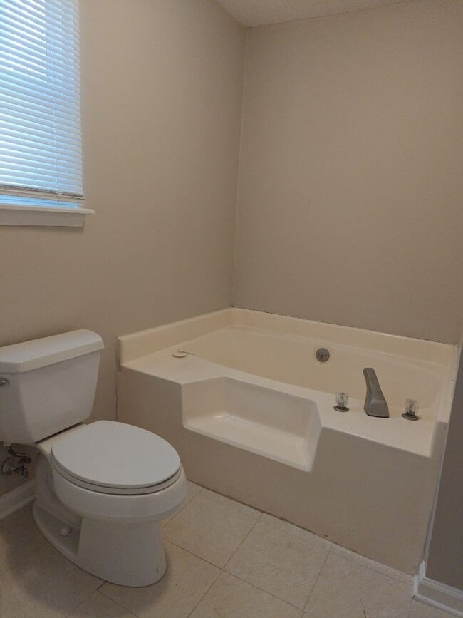 Building Photo - Charming 3-bedroom, 2-bath home with Garage in Columbia County!