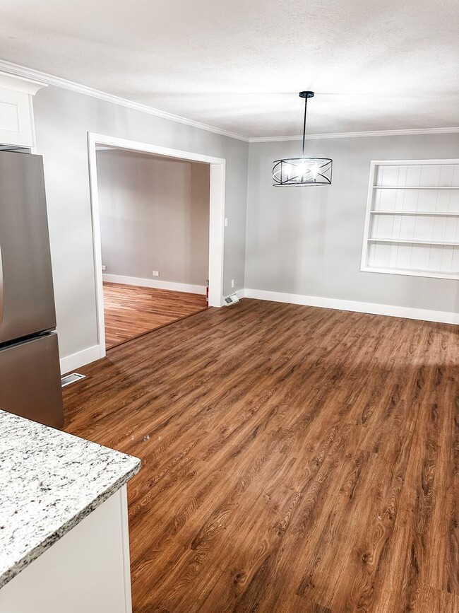 Building Photo - Beautifully Renovated 3BR Home for Rent in...