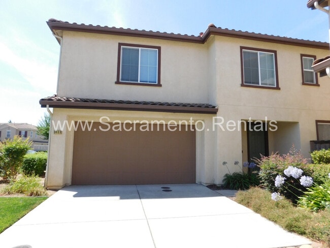 Building Photo - Wonderful 3 bd/2.5 ba Elk Grove Home with 2 Car Garage