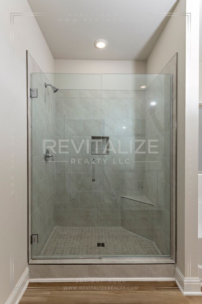 Building Photo - Brand-New 5BR Fairhope Home on Corner Lot with Garage