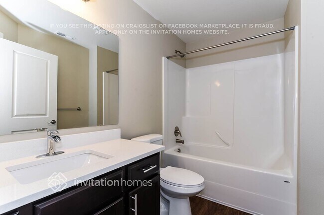 Building Photo - 16516 25th Ave Ct E