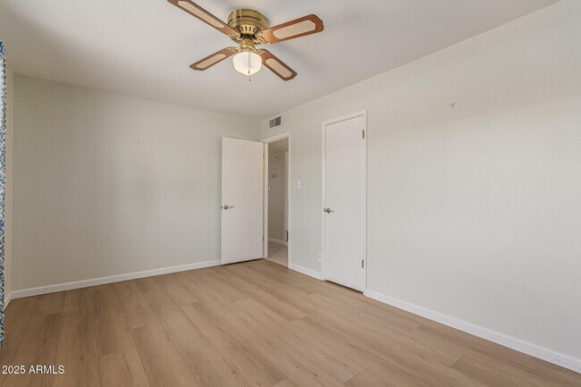 Building Photo - 12640 N Pebble Beach Dr