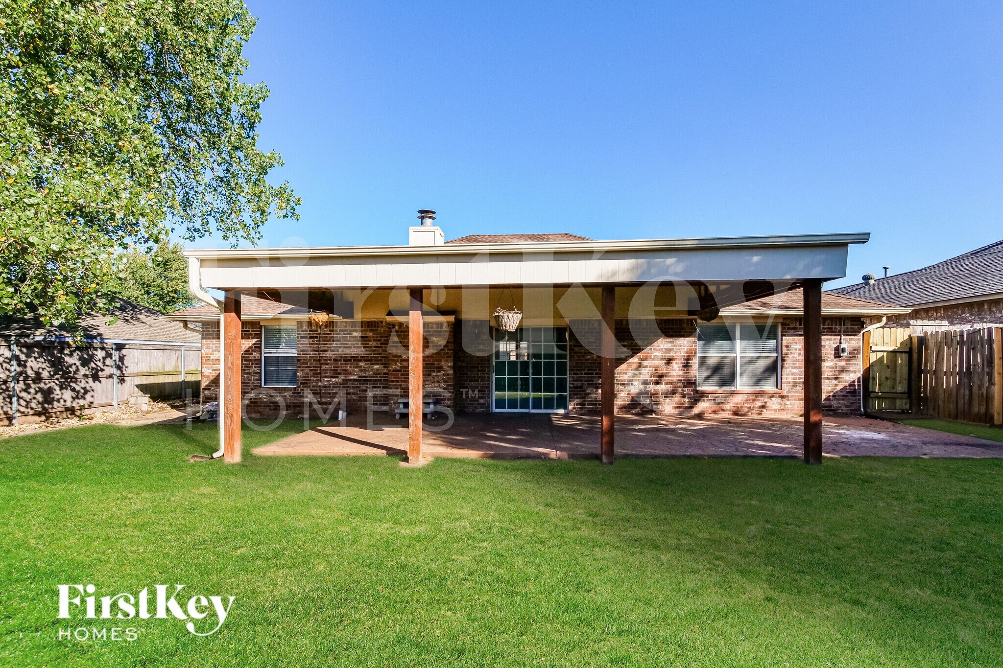 Building Photo - 1912 Dena Dr