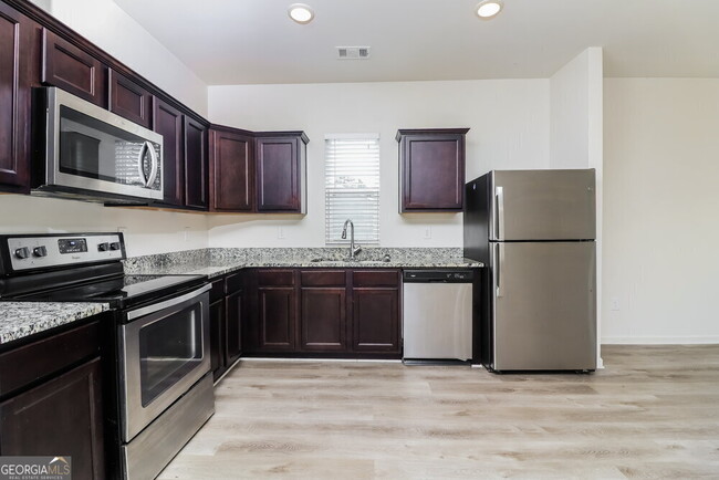 Building Photo - 7261 Lacey Dr