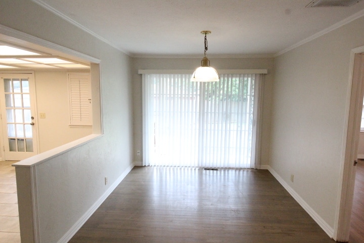 Building Photo - 2436 Huntleigh Dr