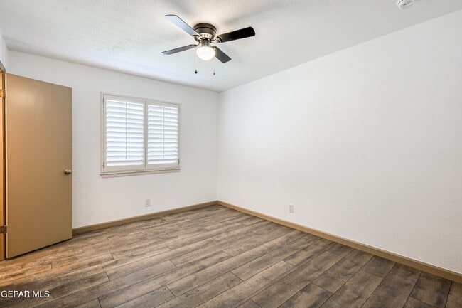 Building Photo - 4945 Vista Grande Cir