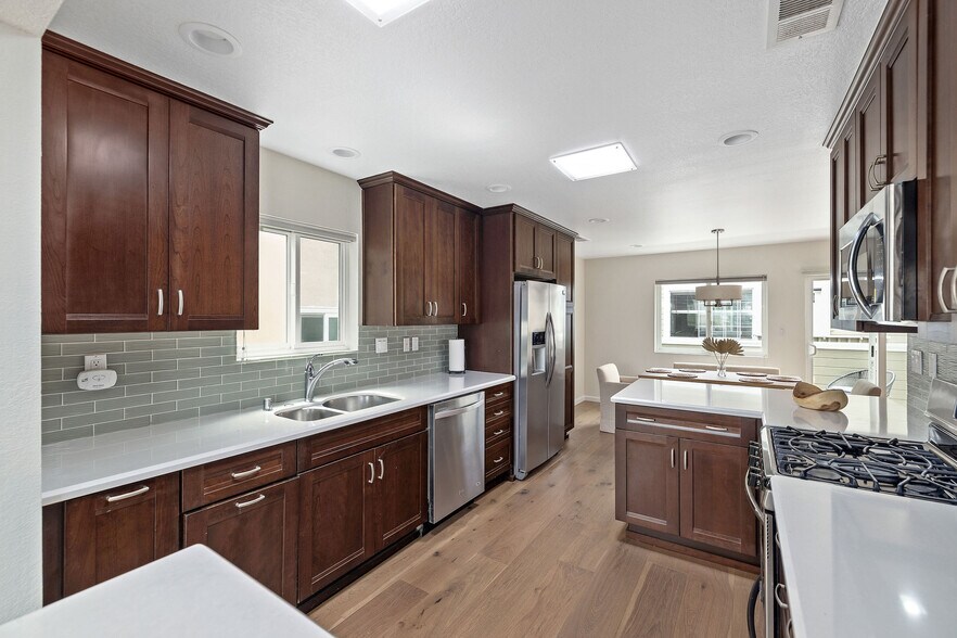 Building Photo - 49 15th St