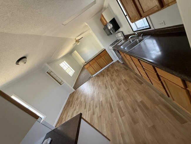 Building Photo - 409 Peachtree St